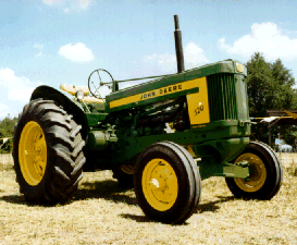 John Deere 520 Wide Tread (?)